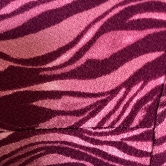 Elle Long Sleeve Sweater Ruffle Cuff Lightweight Size Women's Medium in Pink - Picture 4 of 5